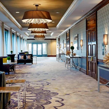 Отель Milwaukee Marriott West Уокешо Экстерьер фото