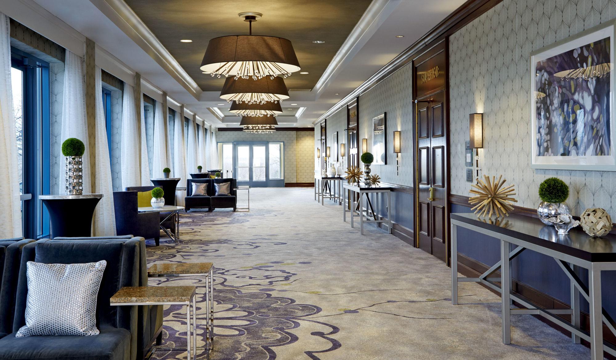 Отель Milwaukee Marriott West Уокешо Экстерьер фото
