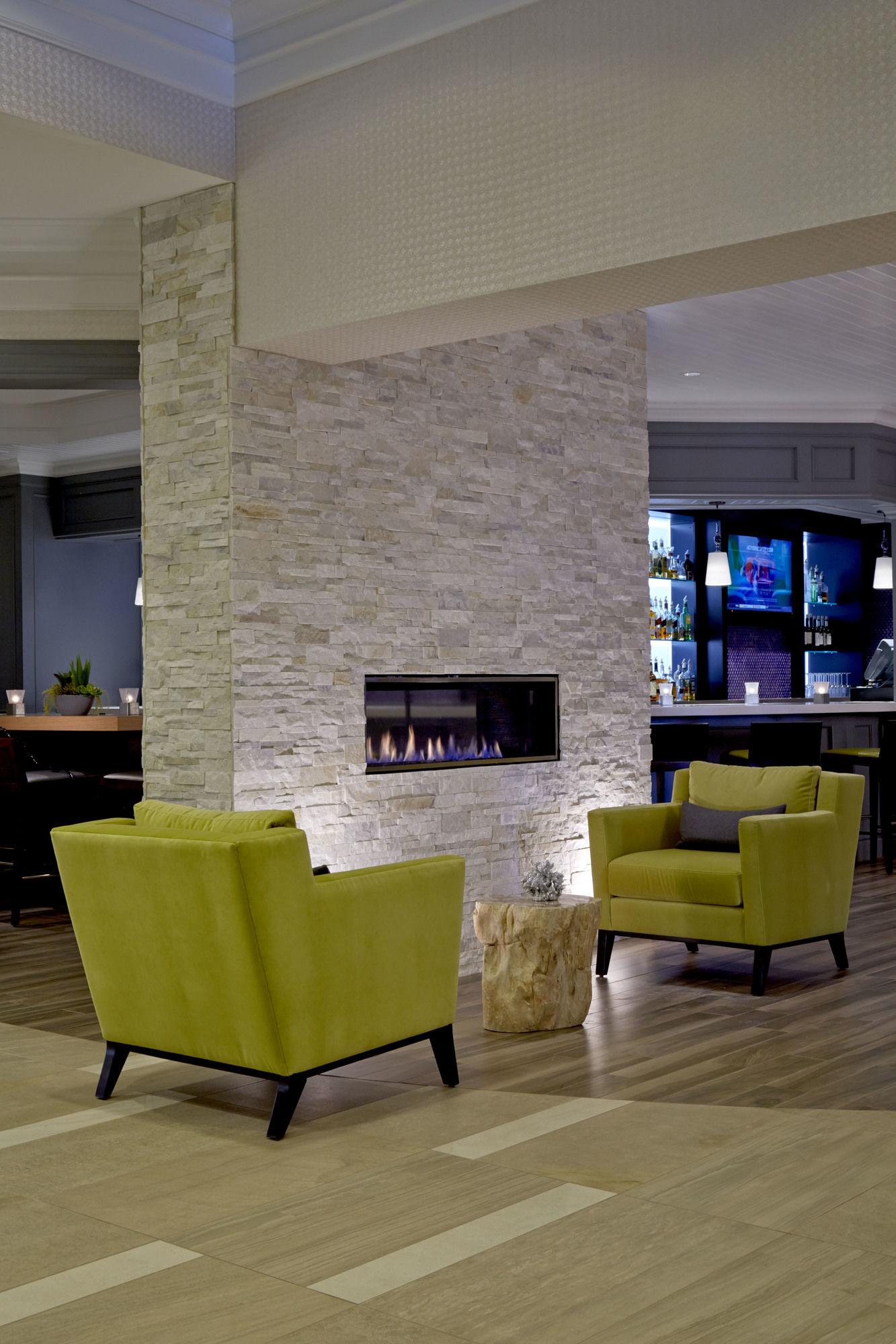 Отель Milwaukee Marriott West Уокешо Экстерьер фото