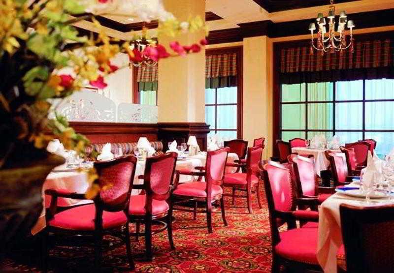Отель Milwaukee Marriott West Уокешо Экстерьер фото
