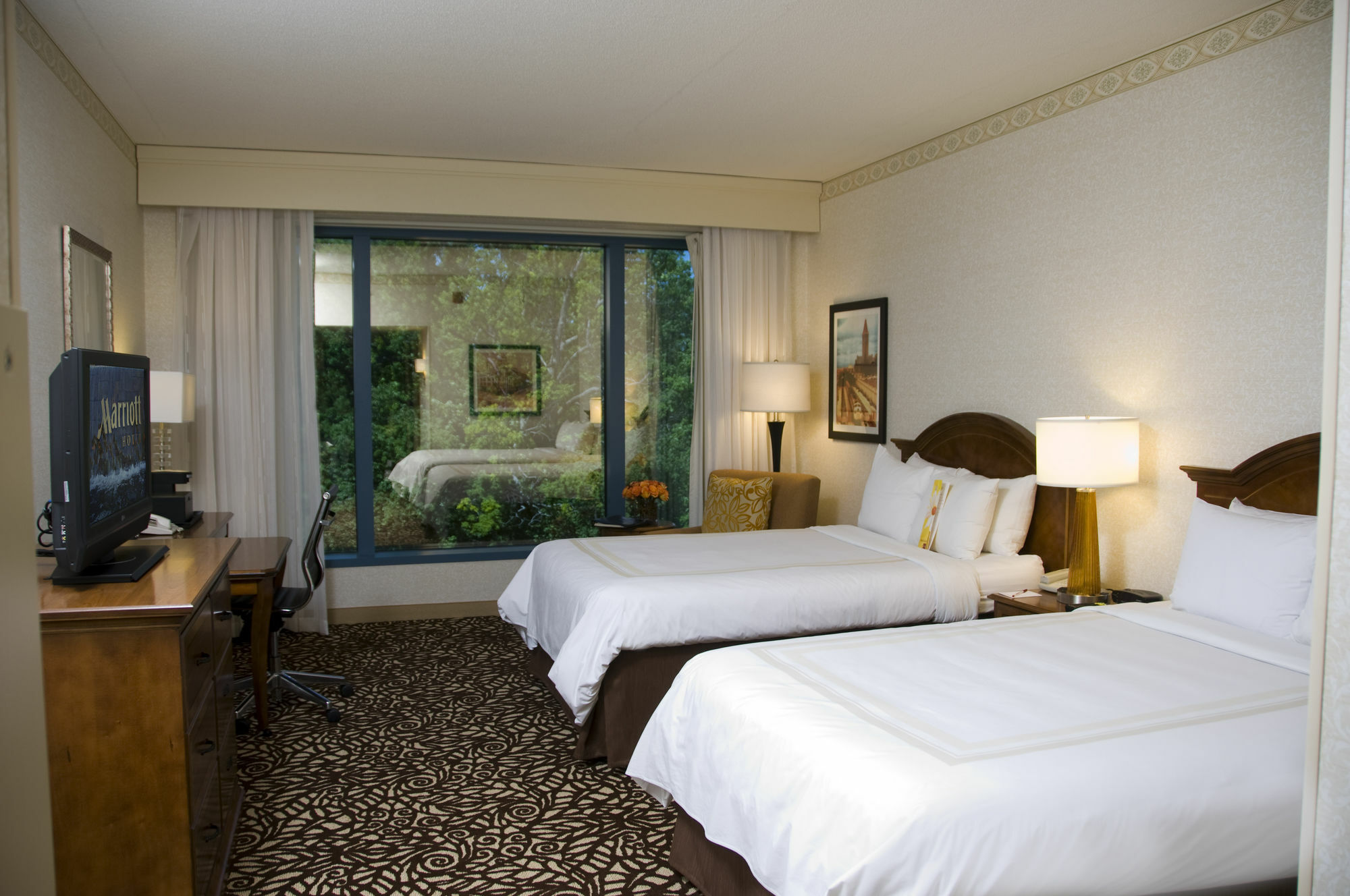Отель Milwaukee Marriott West Уокешо Экстерьер фото