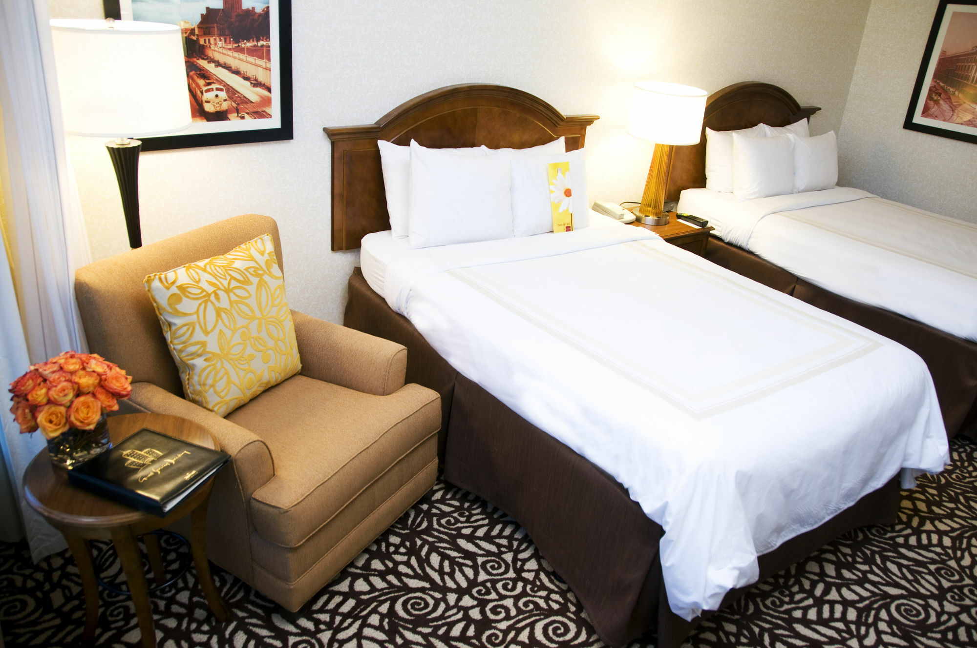 Отель Milwaukee Marriott West Уокешо Экстерьер фото